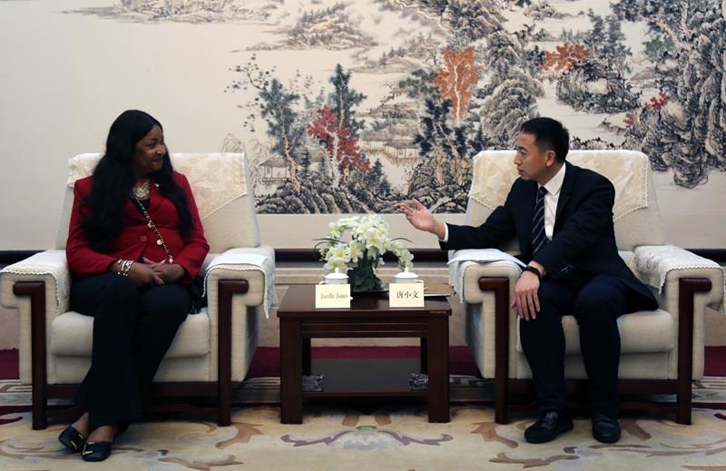 滚动.jpg 滚动.jpg