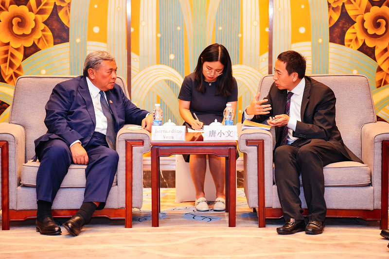 会领导会见印度尼西亚工商会贝尔纳迪诺・维加副主席一行