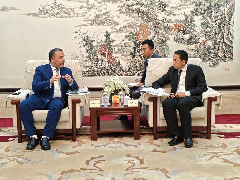 会领导会见迪拜经济与旅游局阿尔霍萨尼副局长一行